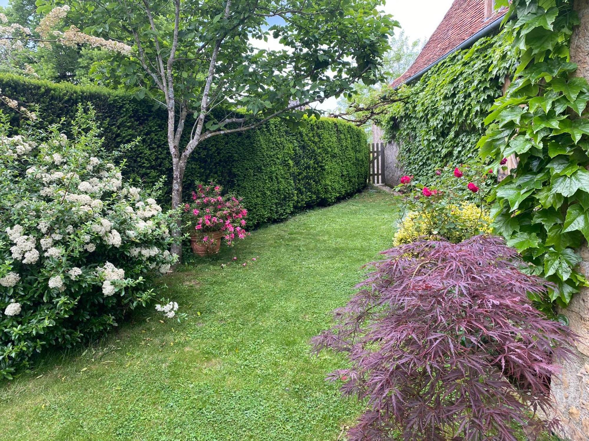 Manoir De Rieuzal Bed & Breakfast Loubressac Екстериор снимка