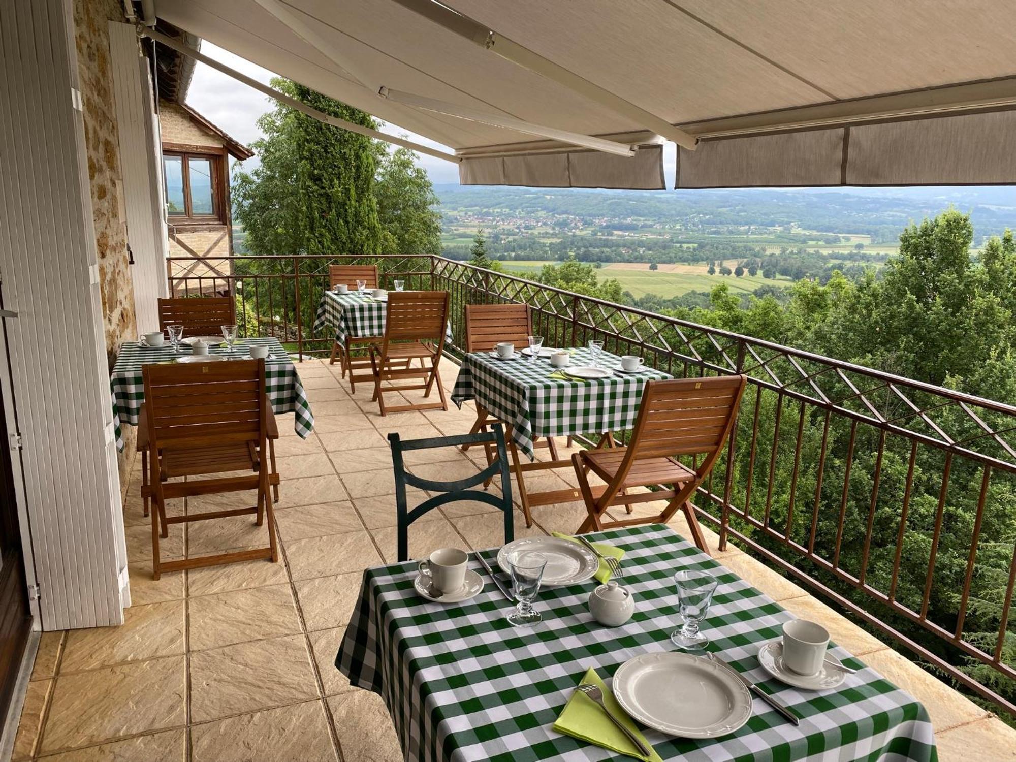 Manoir De Rieuzal Bed & Breakfast Loubressac Екстериор снимка