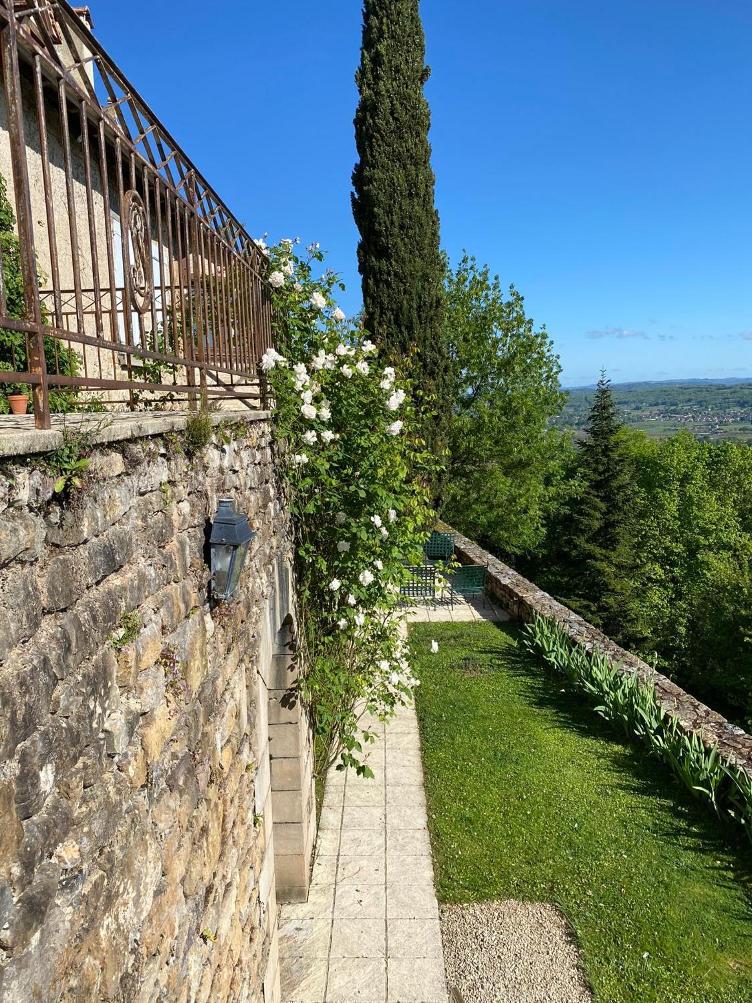 Manoir De Rieuzal Bed & Breakfast Loubressac Екстериор снимка