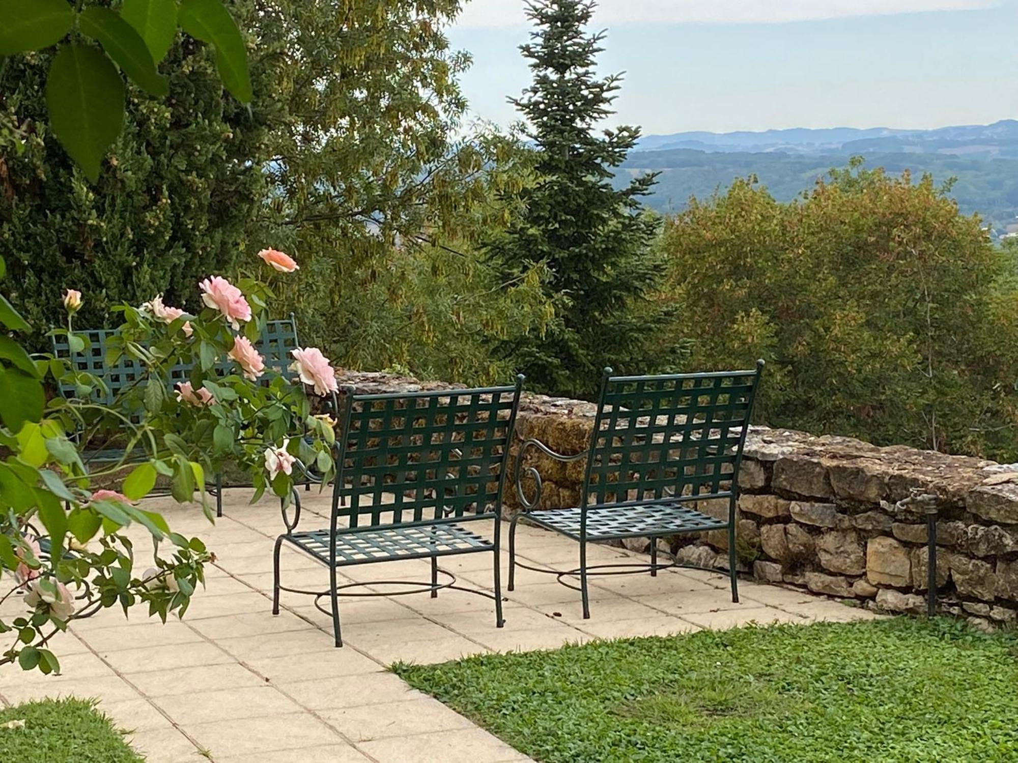 Manoir De Rieuzal Bed & Breakfast Loubressac Екстериор снимка